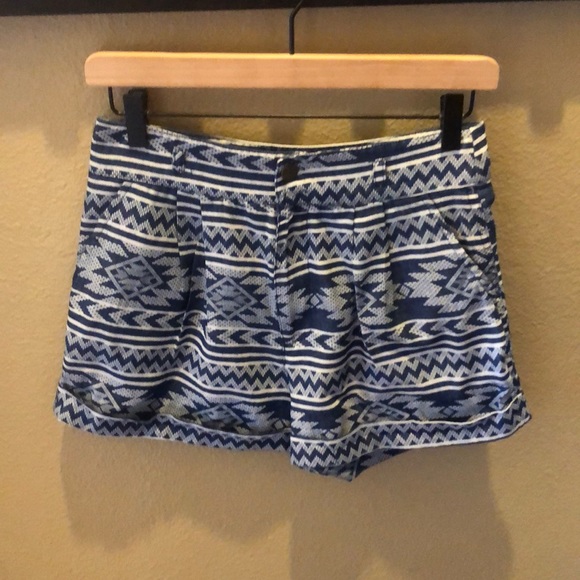 Flying Tomato Pants - NWOT Women’s Flying Tomato’s Shorts Sz Small